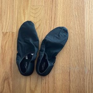 Black jazz shoes with small heel